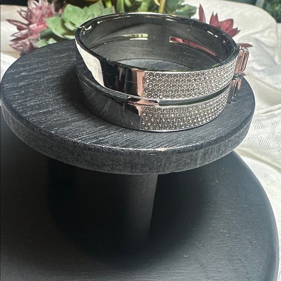 -Swarovski crystals- bracelet Distinct silver bangle diamonds - Picture 5 of 6